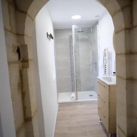 Apartment Center 3 *