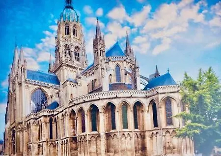 Center 3 * Bayeux